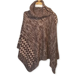 Poncho knit  side buttons